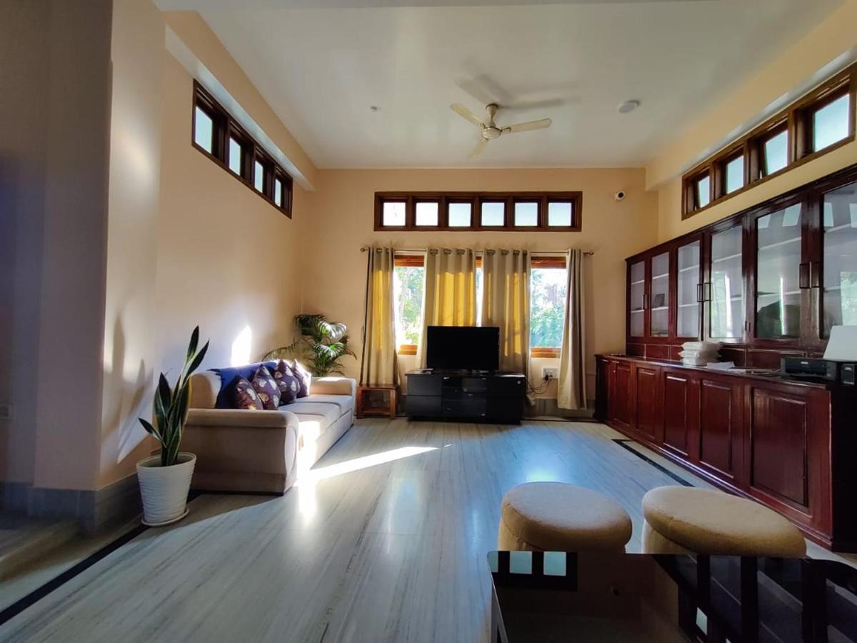 امفال Joy'S Bnb المظهر الخارجي الصورة