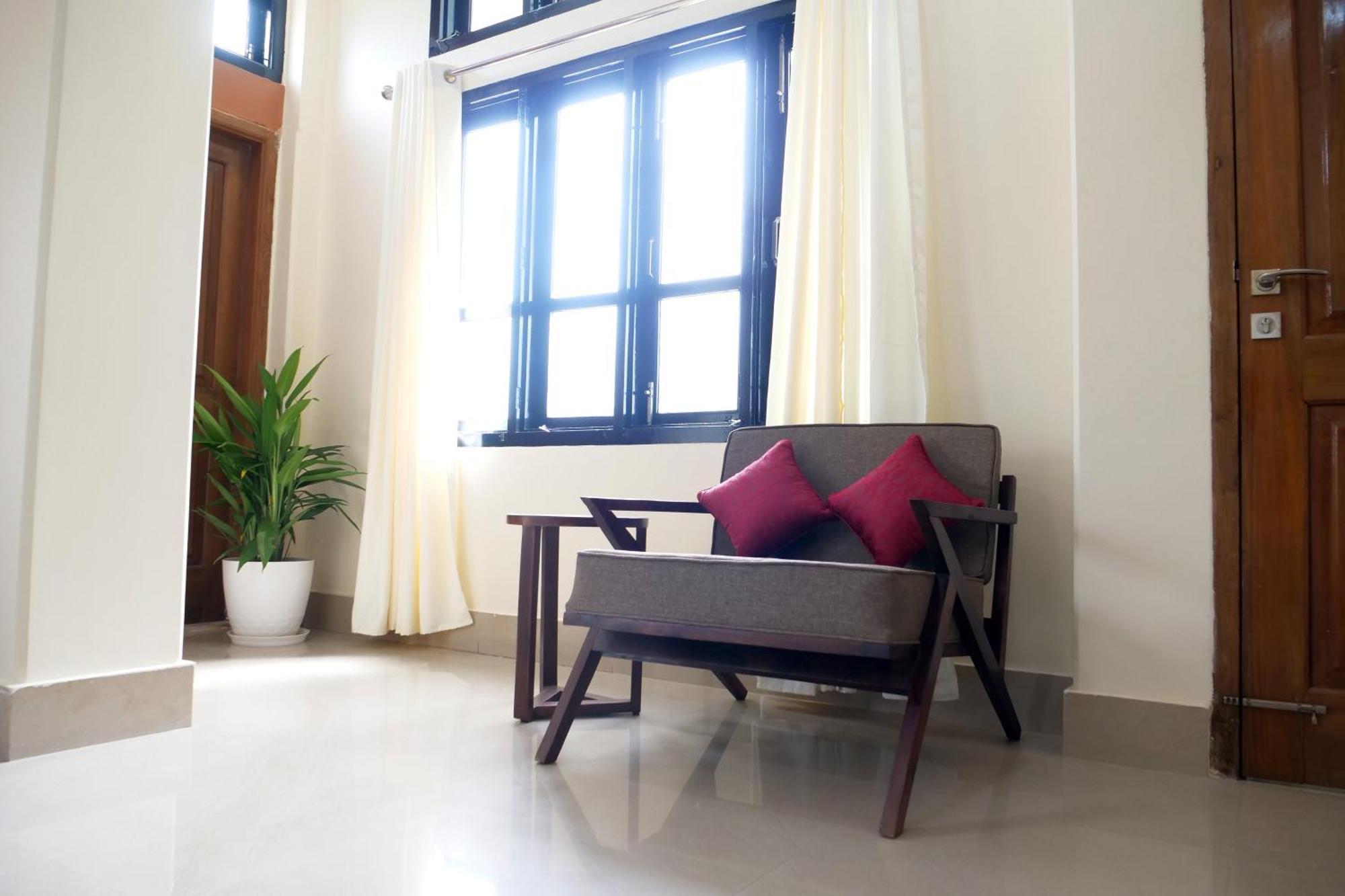 امفال Joy'S Bnb الغرفة الصورة