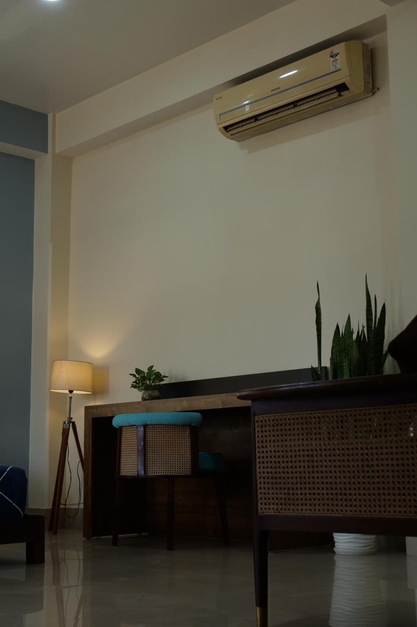 امفال Joy'S Bnb المظهر الخارجي الصورة